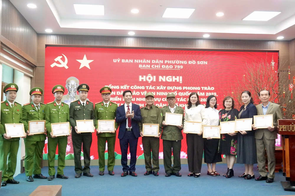 Phường Đồ Sơn: Khen thưởng nhiều tập thể, cá nhân có thành tích xuất sắc trong phong trào Toàn dân bảo vệ an ninh Tổ quốc